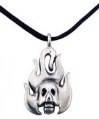 The furioius skull pendant